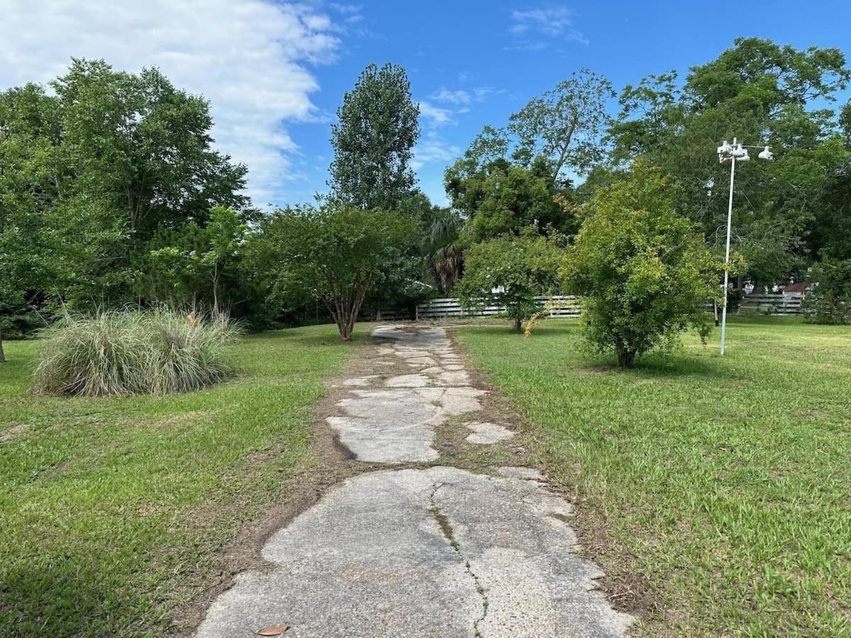 Bare Feet Bungalow -Close To Beach & Dog Friendly Gulfport Exterior foto